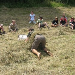 Grasworstelen - Scouts en Gidsen Zaventem 